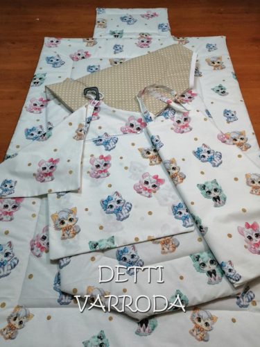 Cicás - Ovis ágynemű garnitúra hozzá illő derékaljjal és vállfás oviszsákkal és tornazsákkal és ágyneműtartó zsákkal