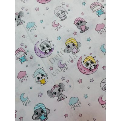 Állatkák sapkában - fehér alapon