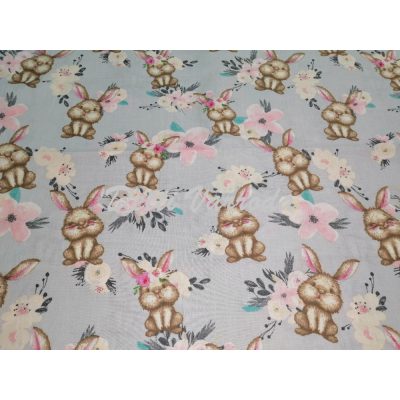 Nyuszik virágkoszorúban