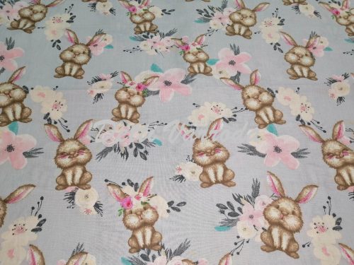 Nyuszik virágkoszorúban